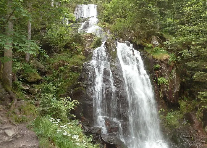 农家乐 艾奎瓦尔农家乐 *